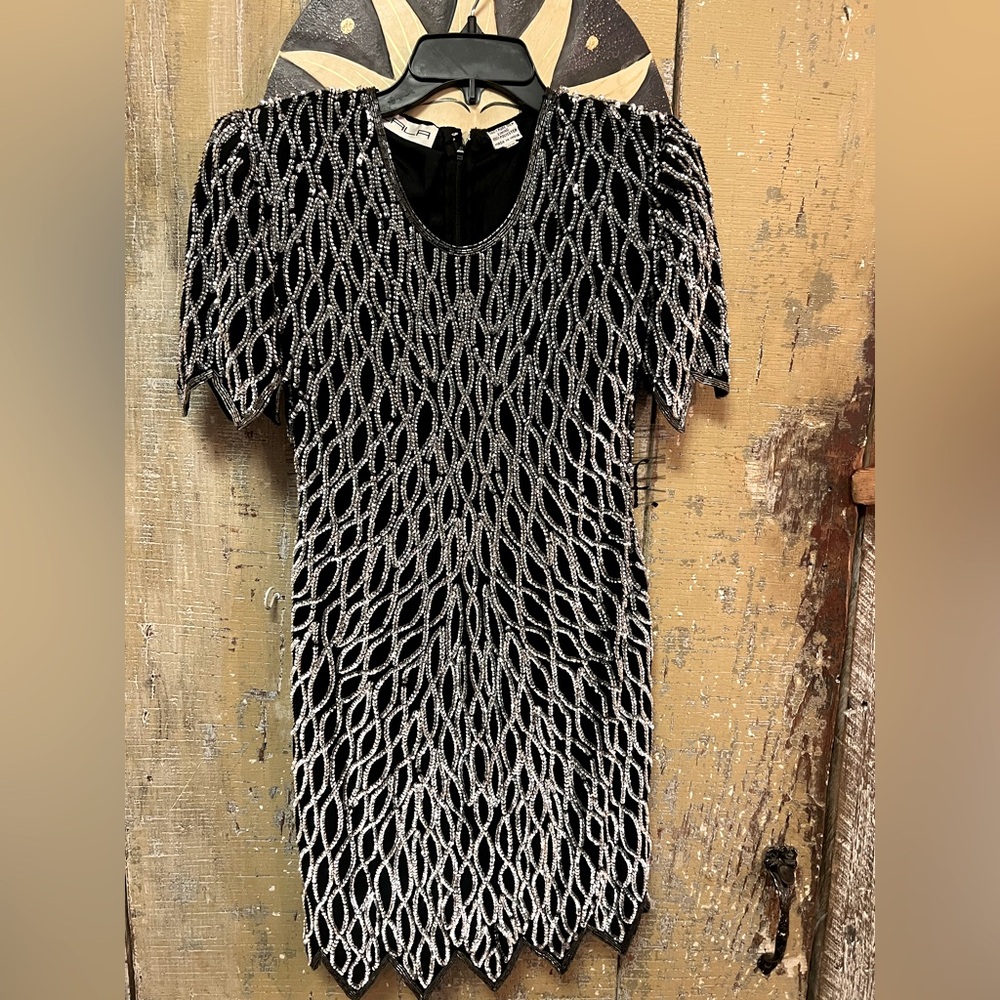 Scala Elegant 100% silk vintage Black and Silver sequin sparkle & shine Dress✨